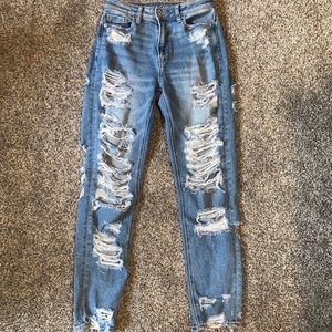 WORN ONCE AMERICAN EAGLE MOM JEANS SIZE 0